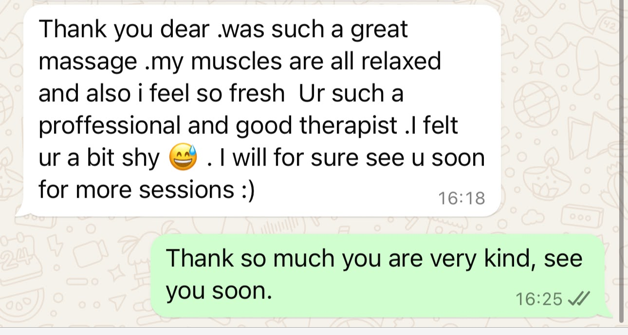 WhatsApp testimonial from a private client saying they felt relaxed and fresh and describing Larissa as professional.